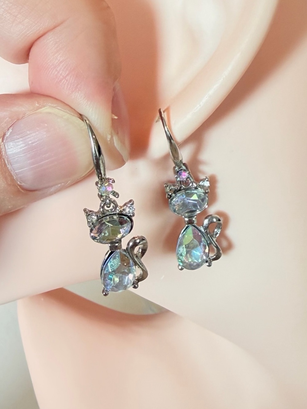 Silver Multicolor Cat Earrings. - Picture 3 of 5